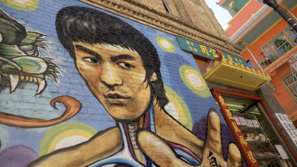 Bruce Lee en graffiti à Chinatown
