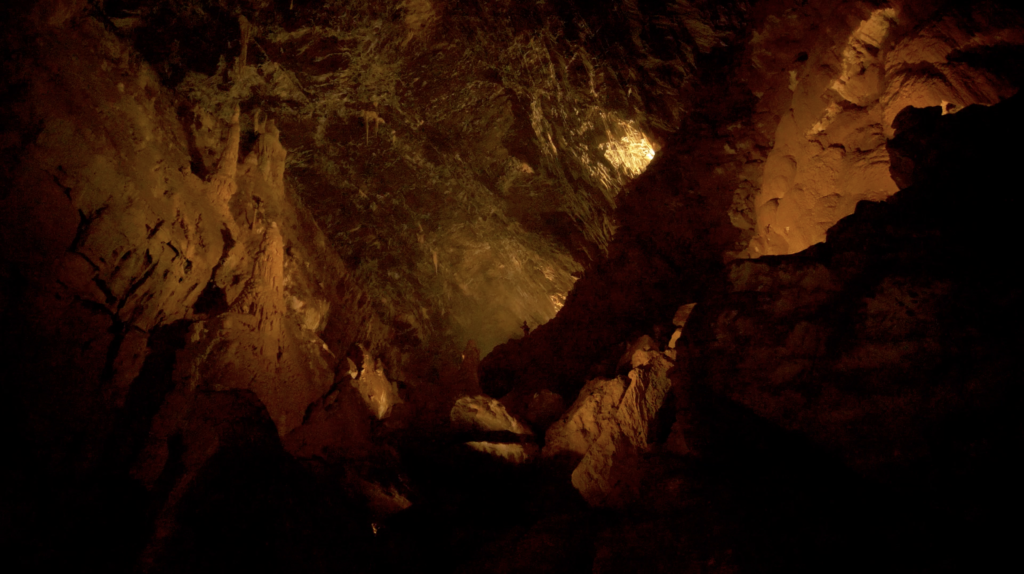 Jeux de lumières et musical aux Grottes de Vallorbe